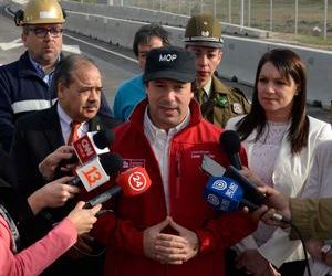 Subsecretario de Obras Públicas inaugura nuevo acceso vial al Aeropuerto de Santiago que conectará con comunas del sector norte