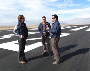 Mop inspeccionó trabajos de conservación de aeródromo de Vallenar