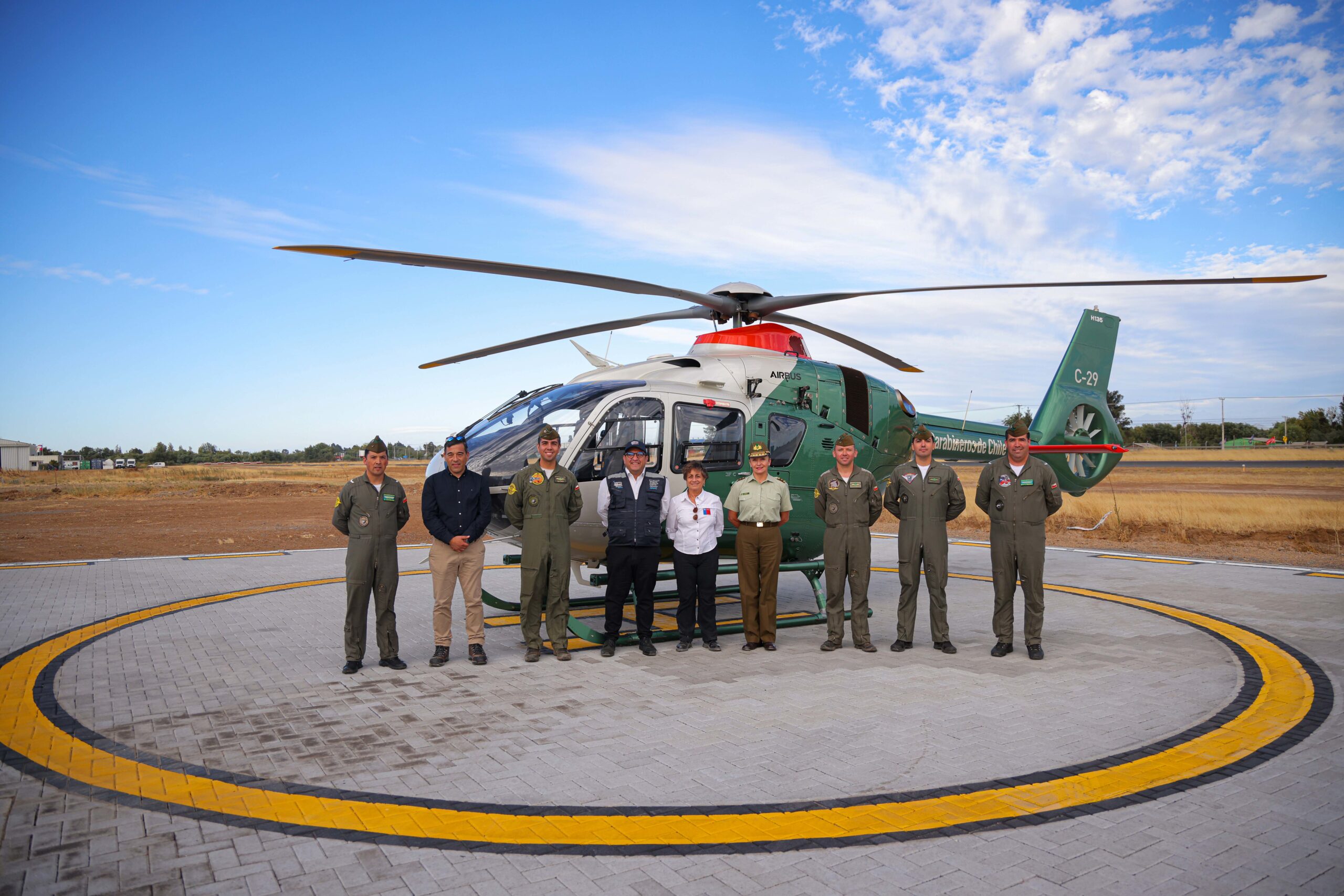 Ministra de Obras Públicas inaugura junto a otras autoridades el punto de posada para helicópteros del aeródromo Panguilemo, en Talca, cumpliendo así la meta presidencial de contar con 100 de estas plataformas en 2022-2026 Ministra de Obras Públicas inaugura junto a otras autoridades el punto de posada para helicópteros del aeródromo Panguilemo, en Talca, cumpliendo así la meta presidencial de contar con 100 de estas plataformas en 2022-2026