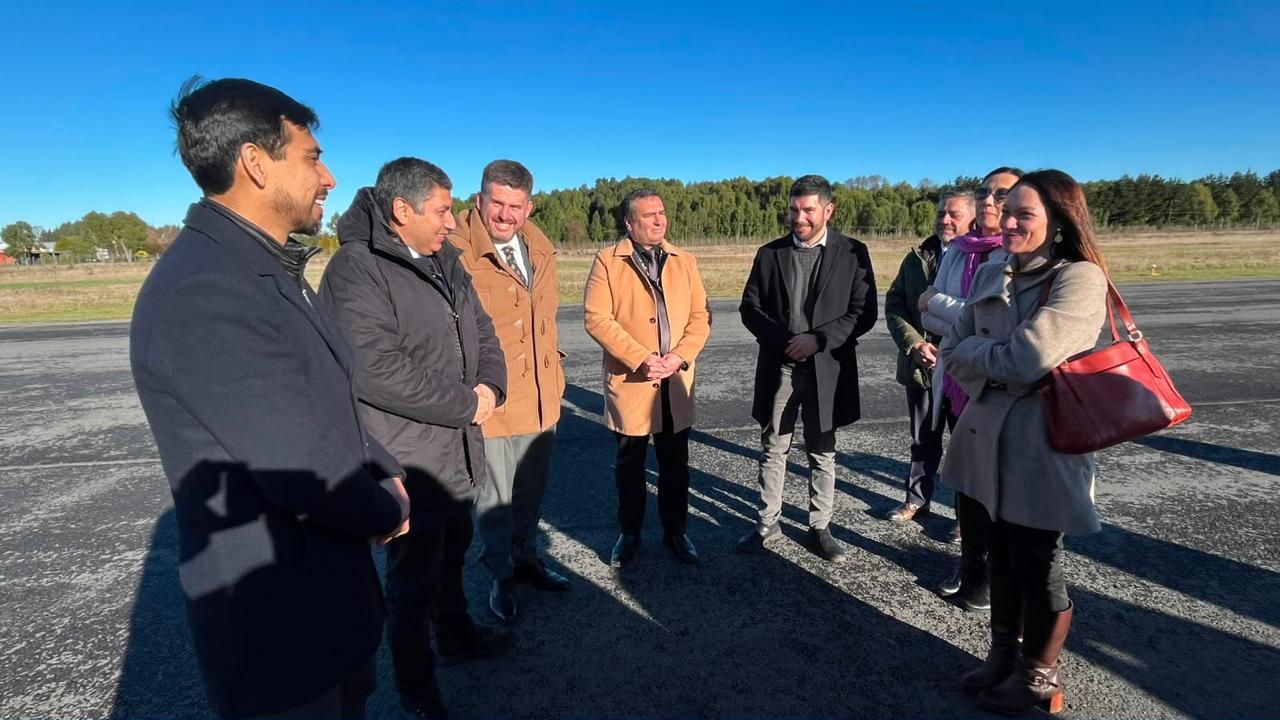 Autoridades anuncian obras de reparación de pista del aeródromo Cañal Bajo de Osorno para antes de fines de 2026